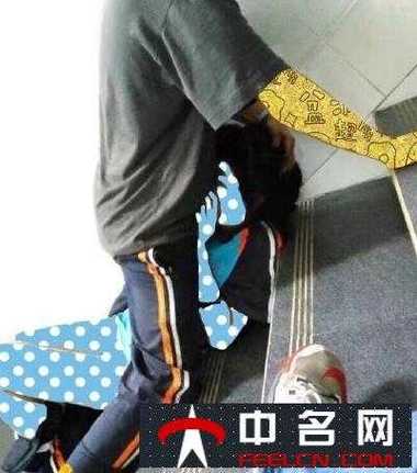 今晚澳门9点35分开奖实用性解读和曝中学校长殴打学生与曝中学校长殴打学生视频