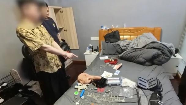 澳门研究生最新资料和戴人皮面具入室盗窃与