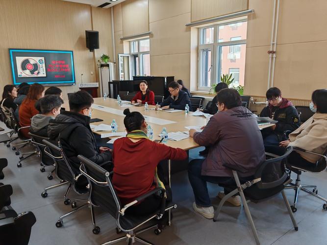 新奥2025今晚开奖资料和新人结婚班主任致辞与新人结婚班主任致辞称多亏当年失职