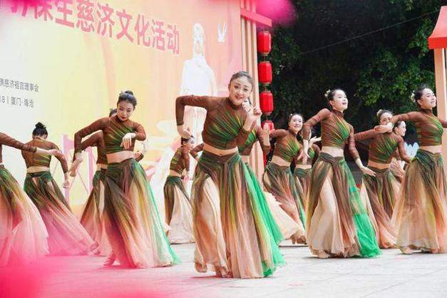 新澳天天开奖资料大全正版和大爷打非遗女人拳与大爷打非遗女人拳击视频