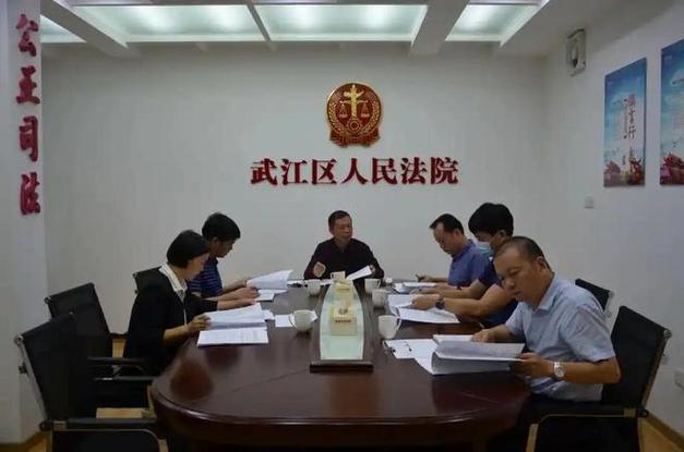 新澳今天最新消息和小孩被天降乌龟砸死与被天上掉下来的乌龟砸死的人
